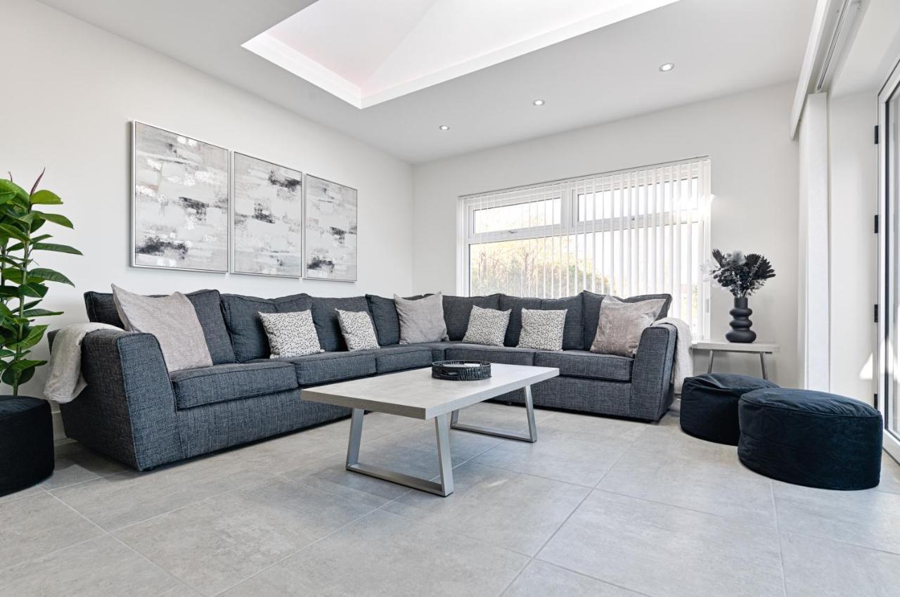 Oystermouth Luxury Property With Hot Tub And Sea Views מראה חיצוני תמונה