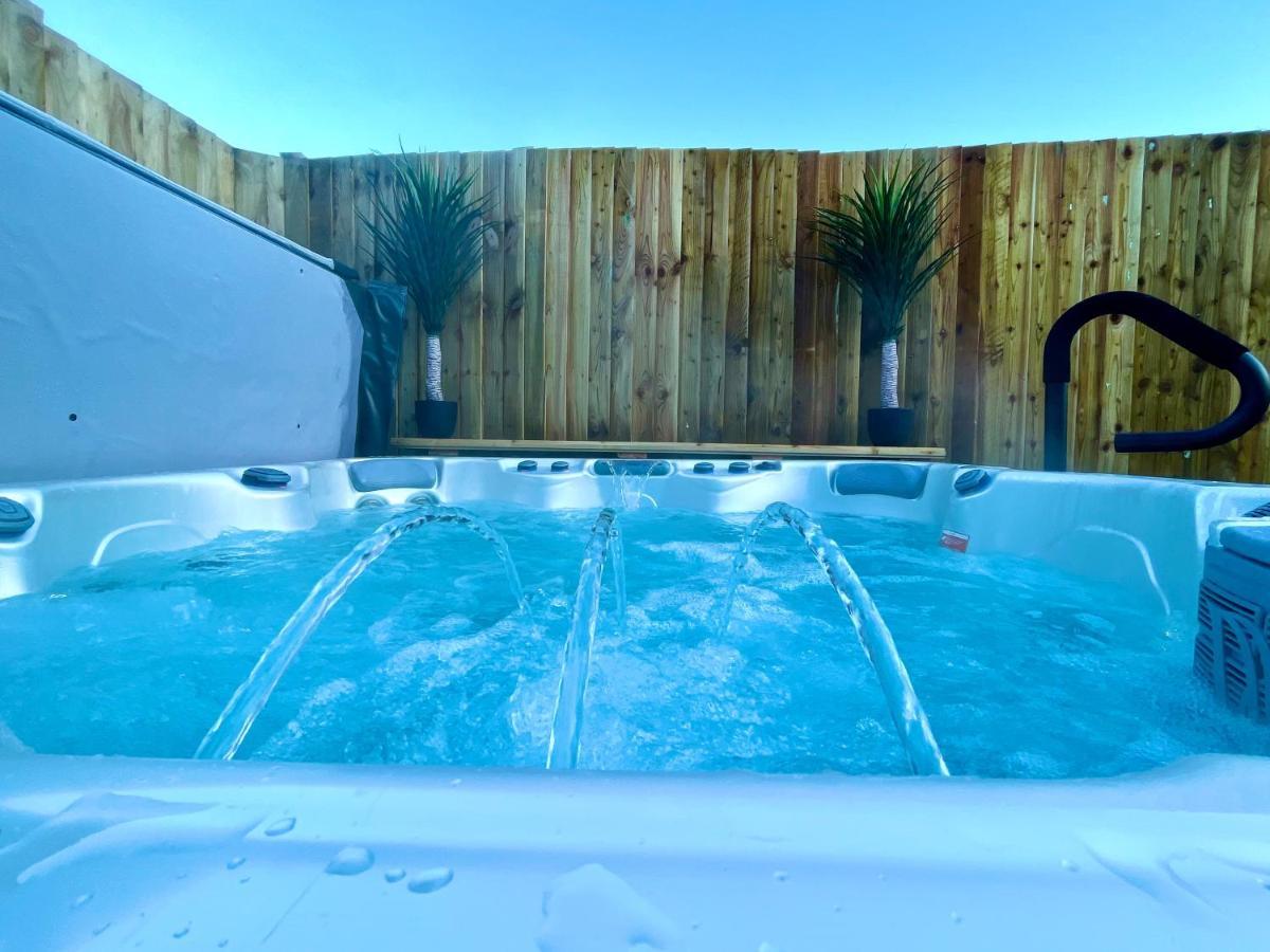 Oystermouth Luxury Property With Hot Tub And Sea Views מראה חיצוני תמונה