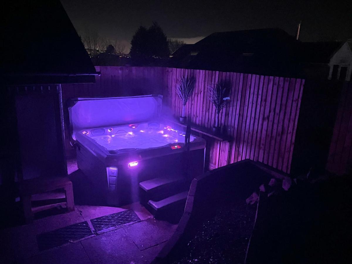 Oystermouth Luxury Property With Hot Tub And Sea Views מראה חיצוני תמונה